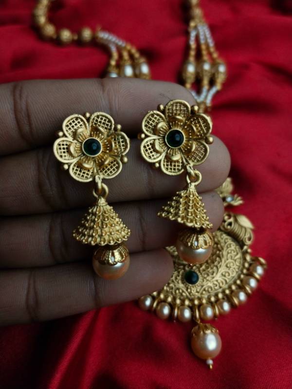 vasrika-Long necklace with earrings