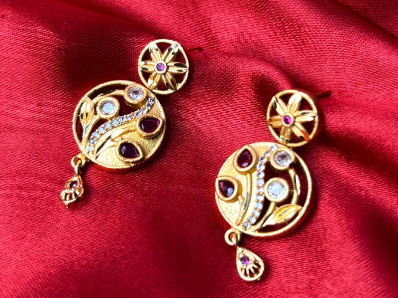 Selena Brooch