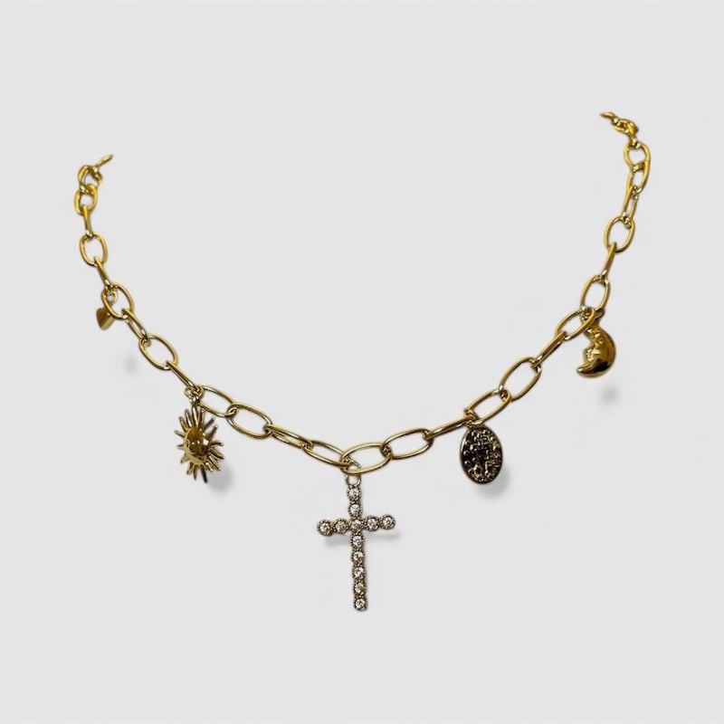 COLLAR DE CRUZ Y DIJES