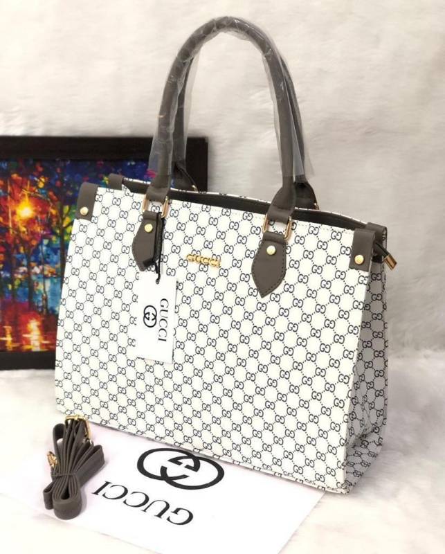 GUCCI & LV