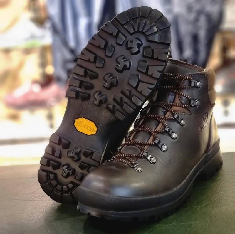 Sewa Sepatu Gunung | Scarpa Kulit 42
