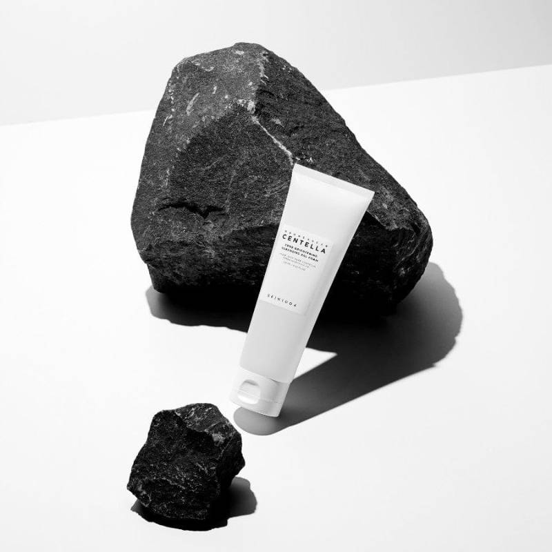 SKIN 1004 Tone Brightening Cleansing Gel Foam