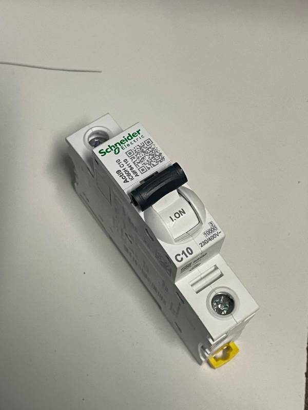 Circuit Breaker C10/220V
