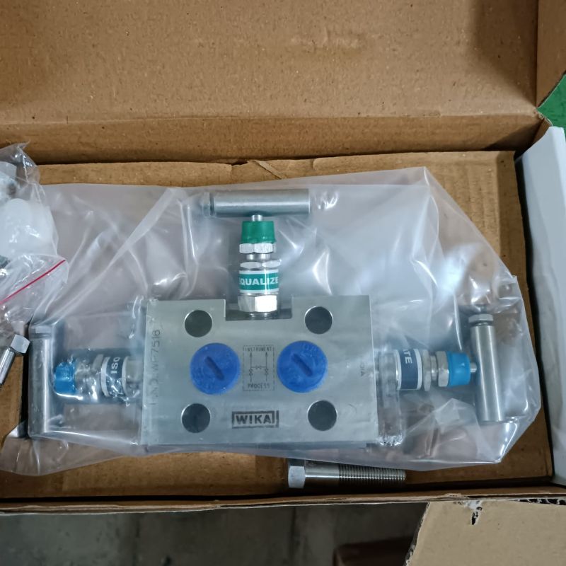 Transmitter Dp Transmitter 0-7 Kg/cm2 dan  (manifold)