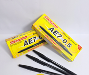 Pena Standard AE7 Hitam/Gros