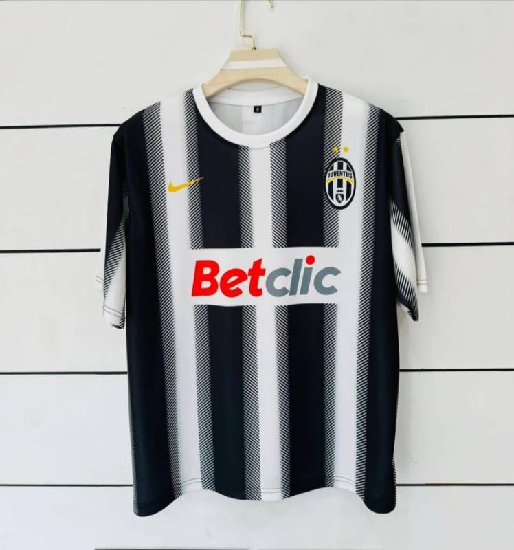JUVENTUS 11-12 HOME KIT