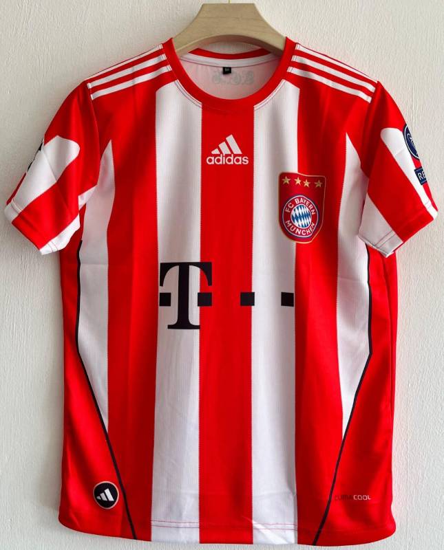 BAYERN MUNICH 10-11 HOME KIT