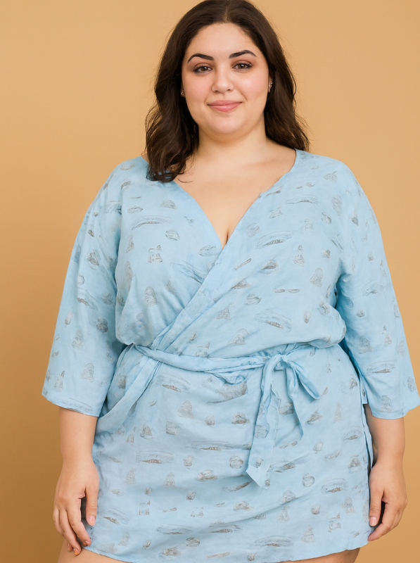 Blusa con corte envolvente (wrap)