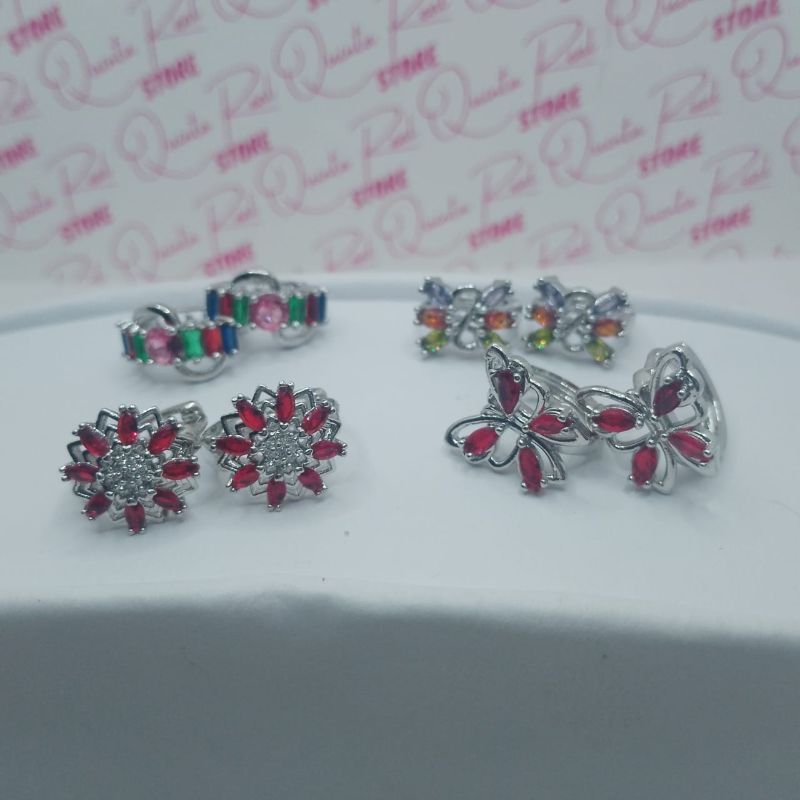 Huggies con piedras de colores