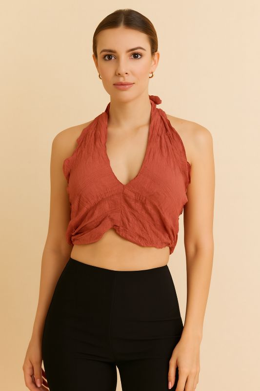 Top corto estilo halter