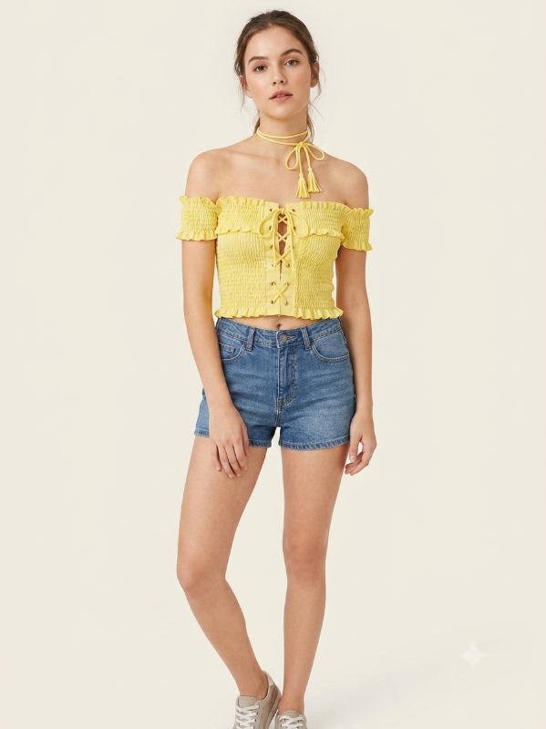 Crop top con cuerdas frontales
