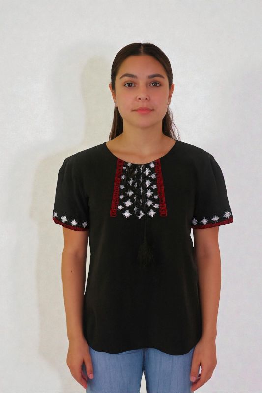 Blusa para dama con detalle frontal y en mangas