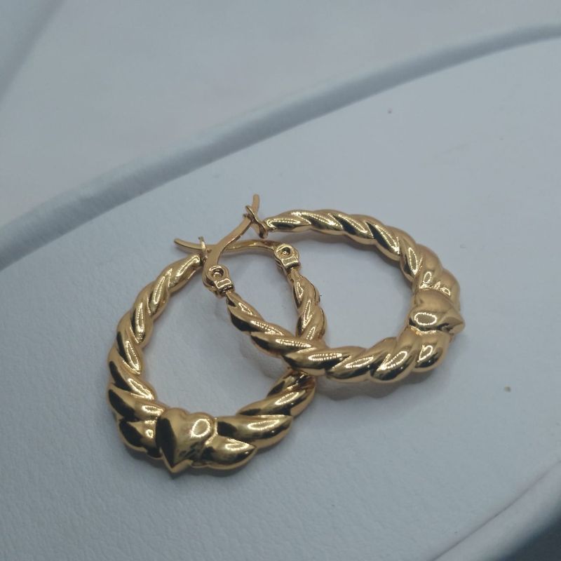 Argollas doradas con diseños