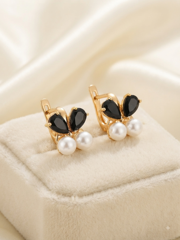 Argollas con diseño de mariposa