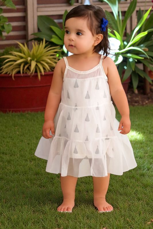 Vestido para niña con transparencia