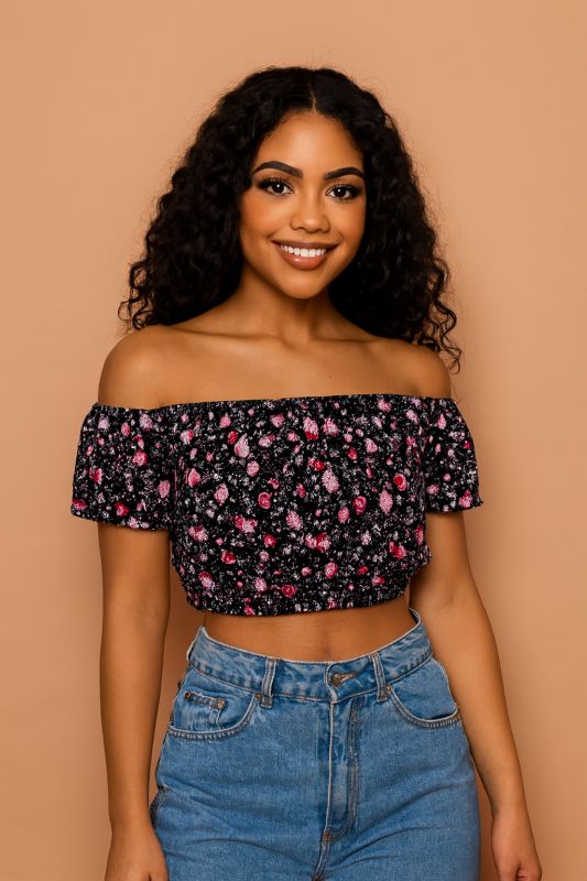Top corto de hombros descubiertos estilo floral