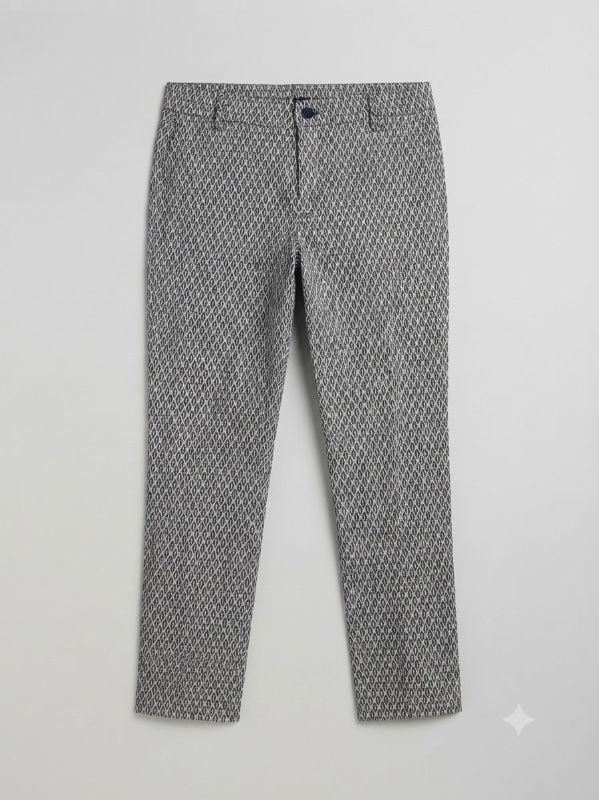 Pantalón gris con diseño de rombos