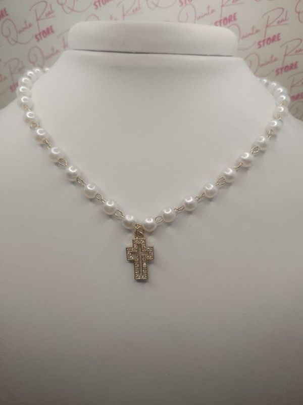 Collar de perlas con dije
