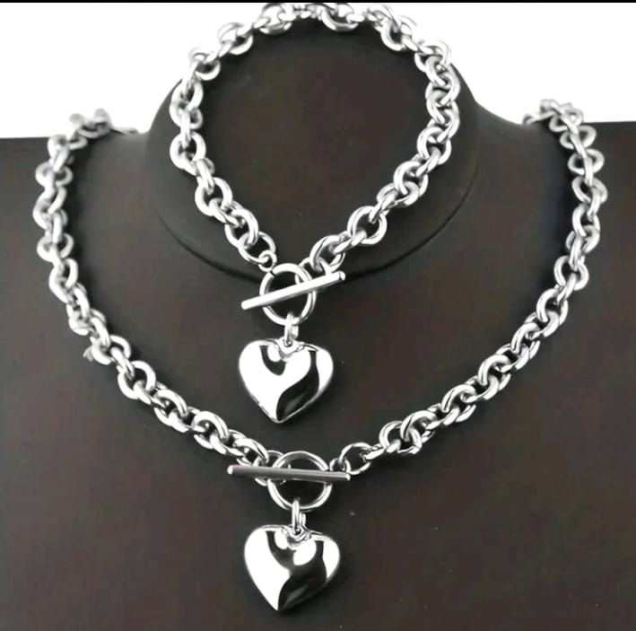 Juego de Collar y pulsera eslabón con dije de corazón