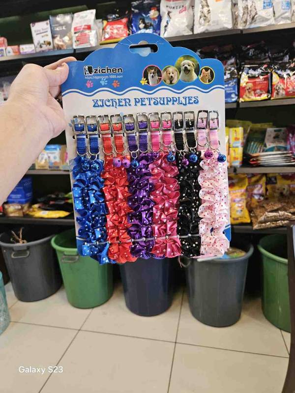 Frill Design Cat & Puppy Collar
(With Bell, Adjustable Strap & Safety Release Buckle)