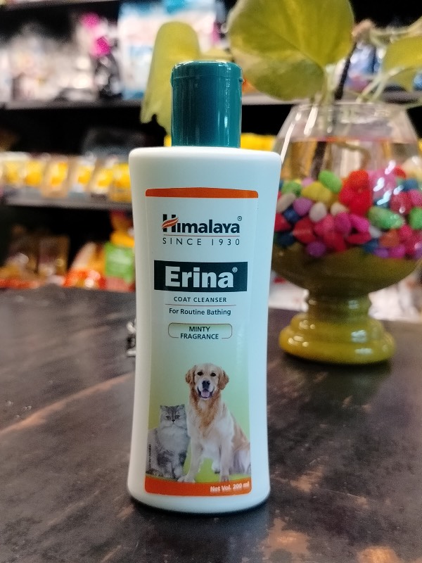 Himalaya Erina EP Shampoo for Dogs and Cats | Anti-Tick and Flea Formula | Neem & Eucalyptus Formula | Soothes Skin Irritation and Protects Skin Health | 200 ml