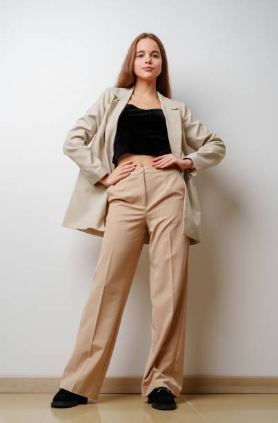 Conjunto beige de top negro