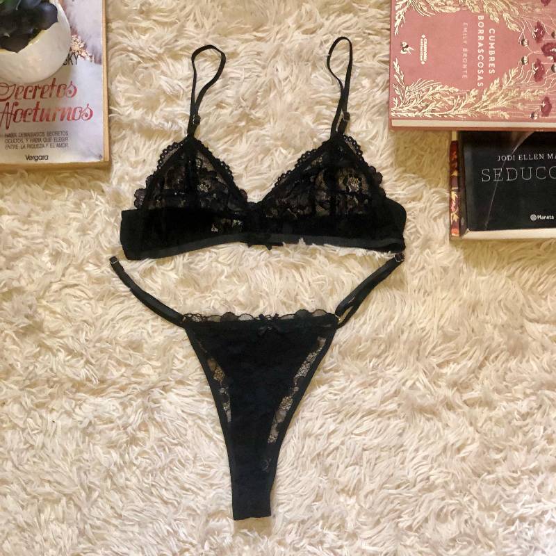 CONJUNTO TRIANGULO ENCAJE