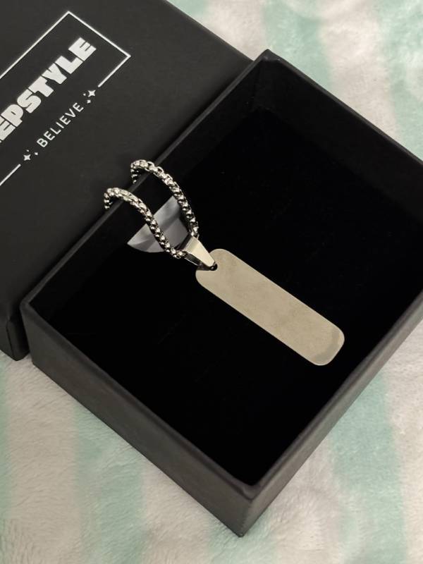 Leo Neckalce