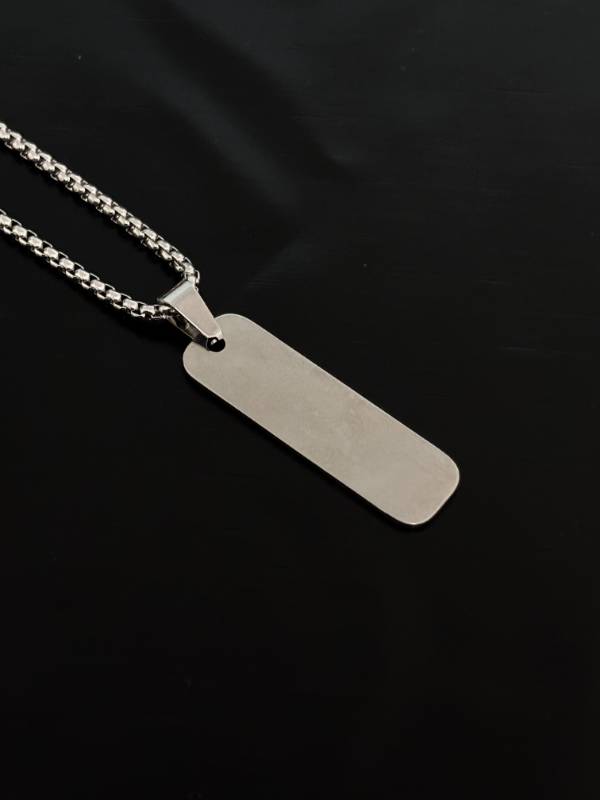 Leo Neckalce
