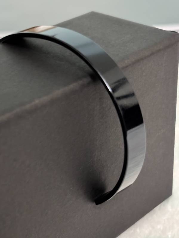 Vanta Cuff Black