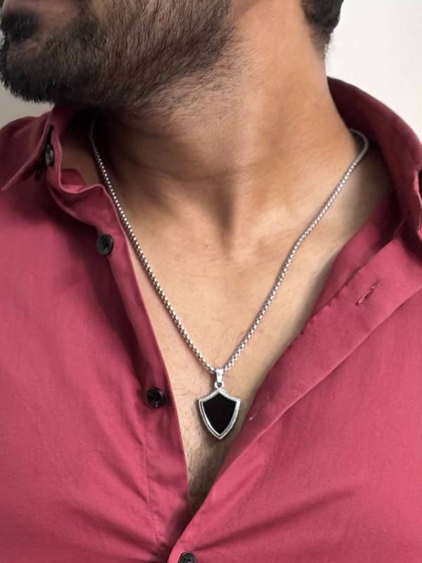 Black Sheild Rolo Chain Necklace