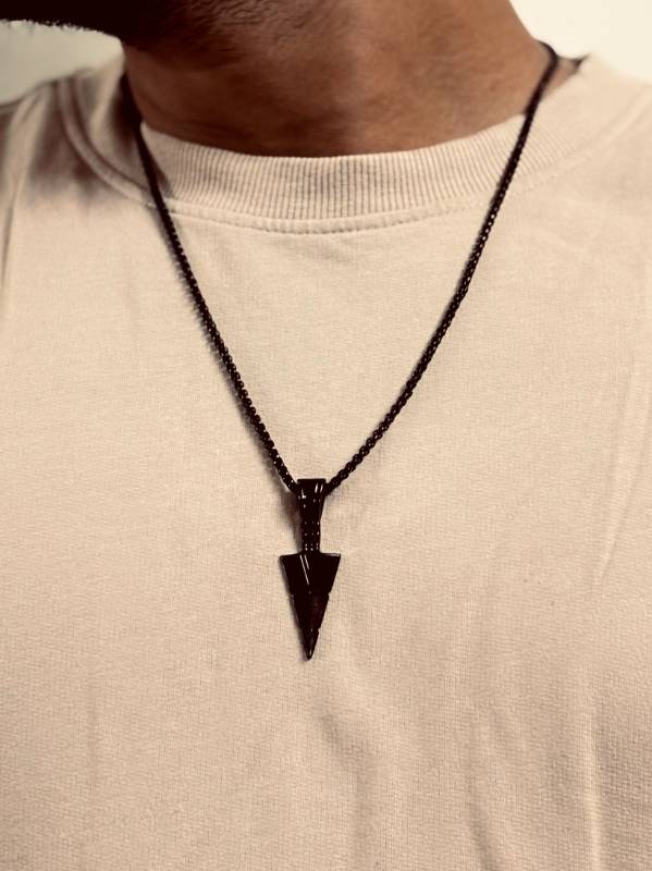 Stylish Arrow Shape Black Pendant