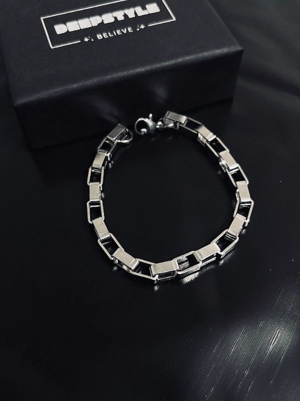 Silver Square Link Barcelet