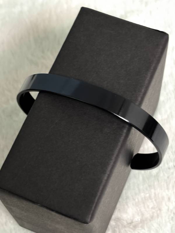 Vanta Cuff Black