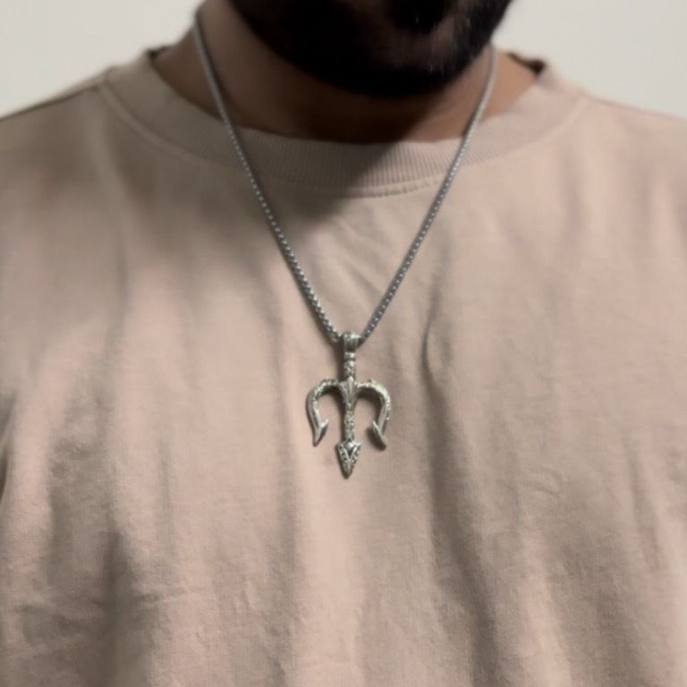 Trishul Rolo Box Necklace