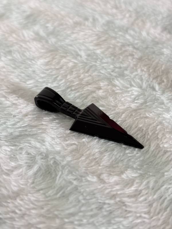 Stylish Arrow Shape Black Pendant
