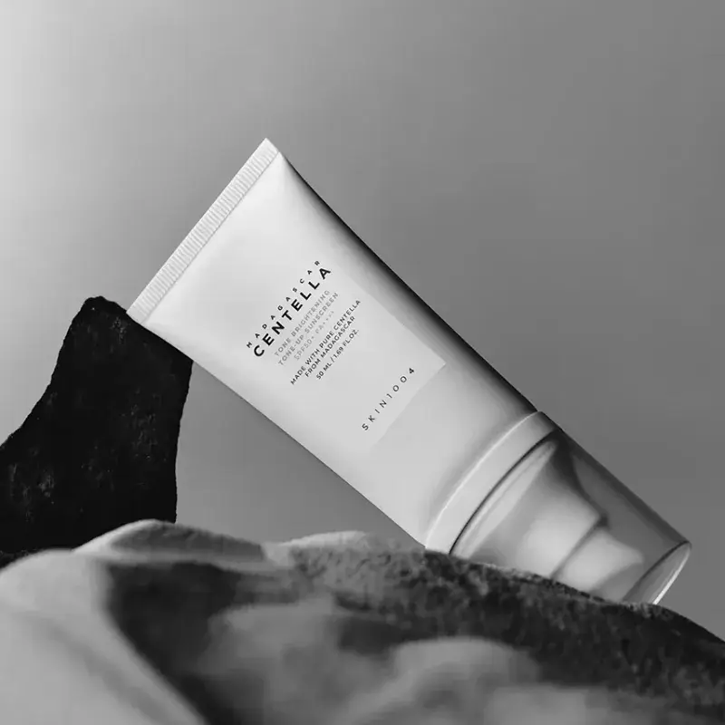 Madagascar Centella
Tone Brightening Tone Up Sunscreen