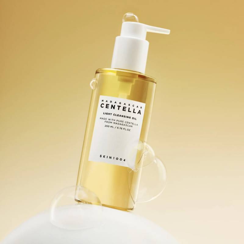 Madagascar Centella
Light Cleansing Oil