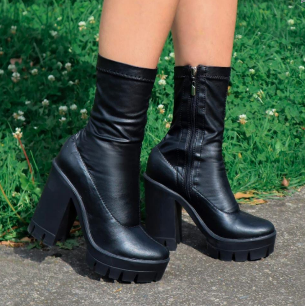 Referencia Alexa Dana