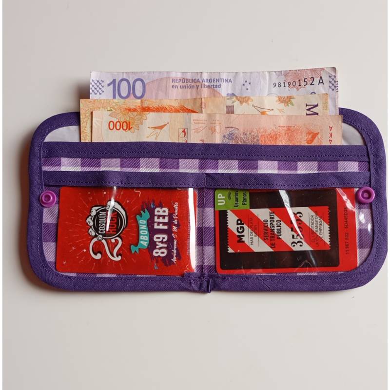 Billetera infantil violeta