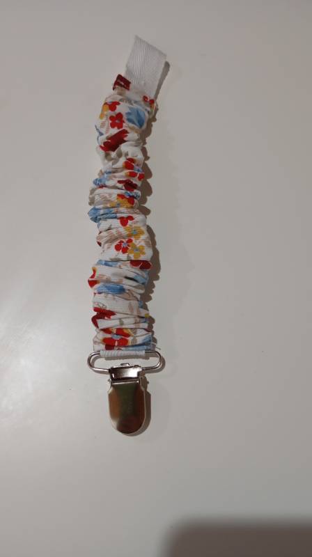 Porta chupete Katy flores