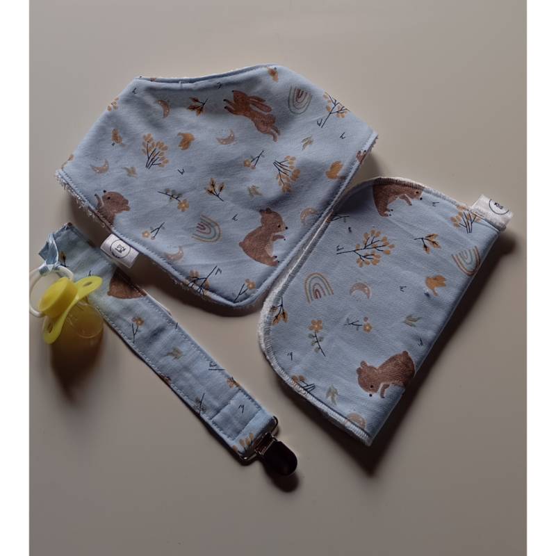 kit  Bay de 3 piezas, babero, portachupete y babita, mas funda osito para chupete