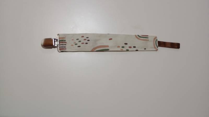 Porta chupete arcoiris