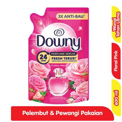 Downy Pelembut & Pewangi Pakaian Floral Pink  1,5l