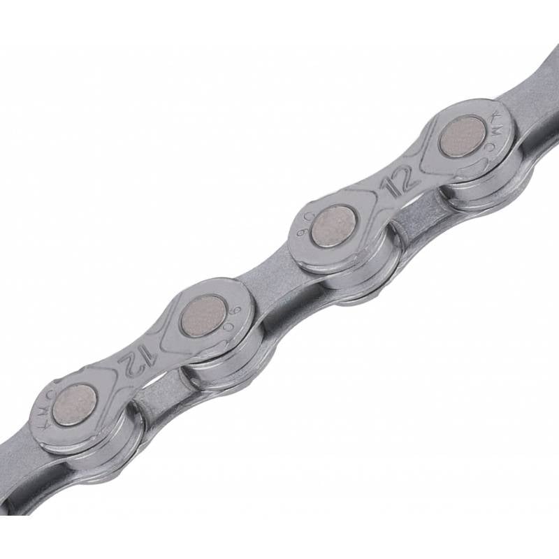 Cadena KMC E12 12V 130L