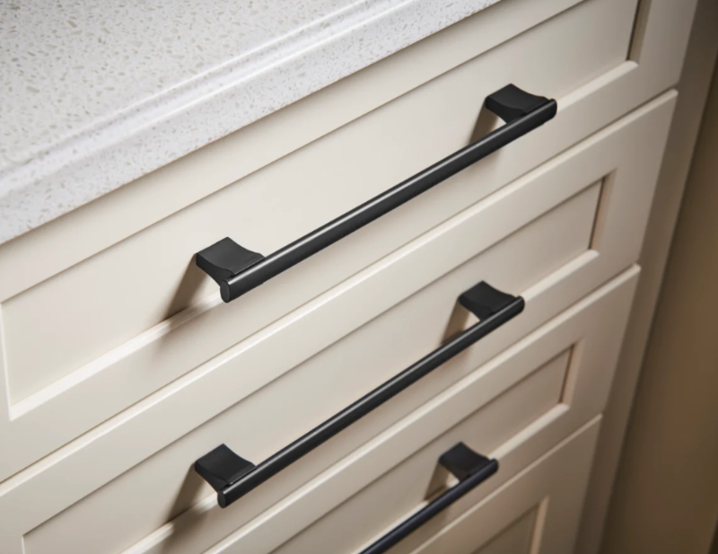 15 in Wellington Bar Pull, Flat Black