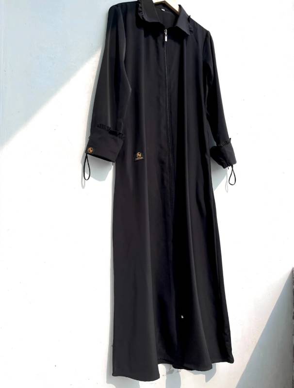Khawlaa Abaya