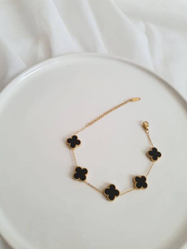 Clover bracelet