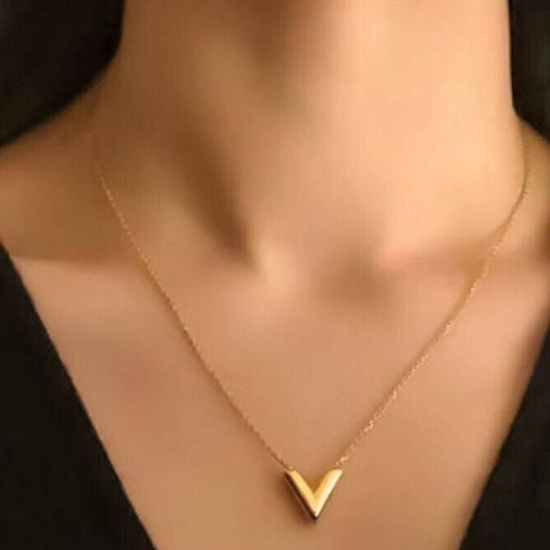 V - shaped pendant