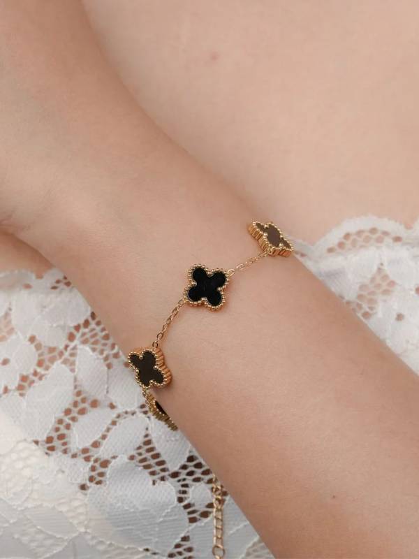 Clover bracelet
